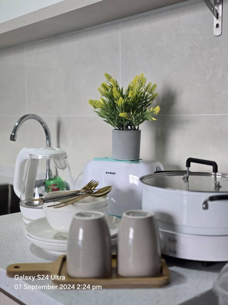 The Shore Seaview Center Apartemen