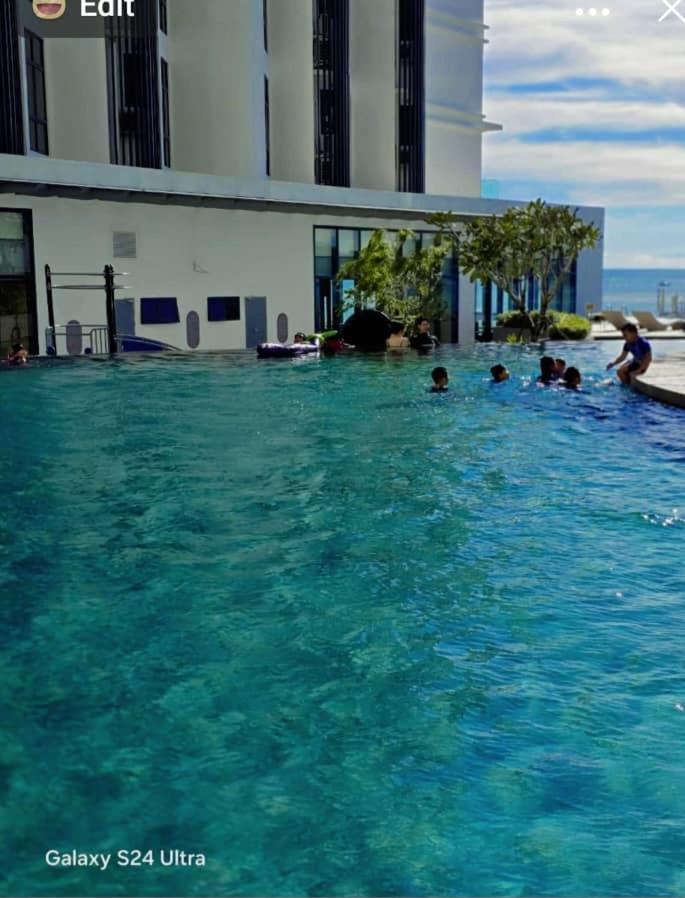 The Shore Seaview Center Apartment *
