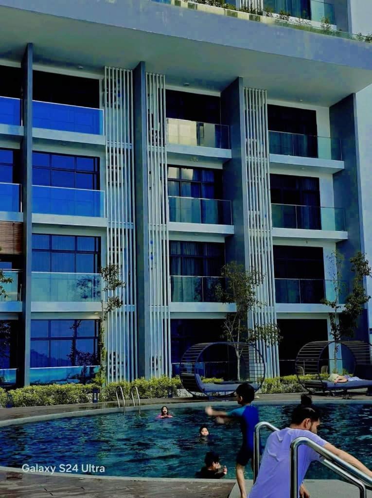 The Shore Seaview Center Apartment *