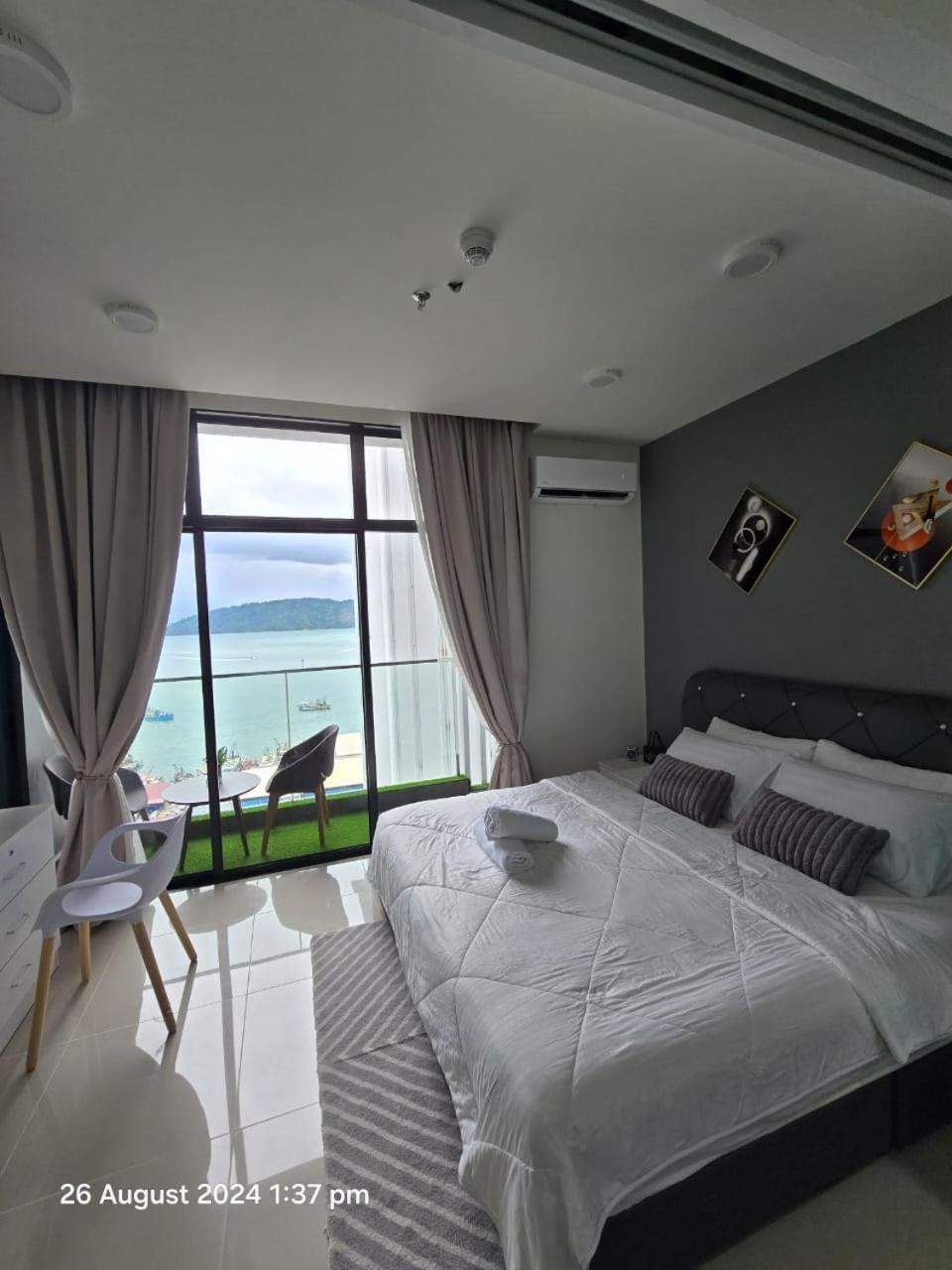 The Shore Seaview Center Apartment