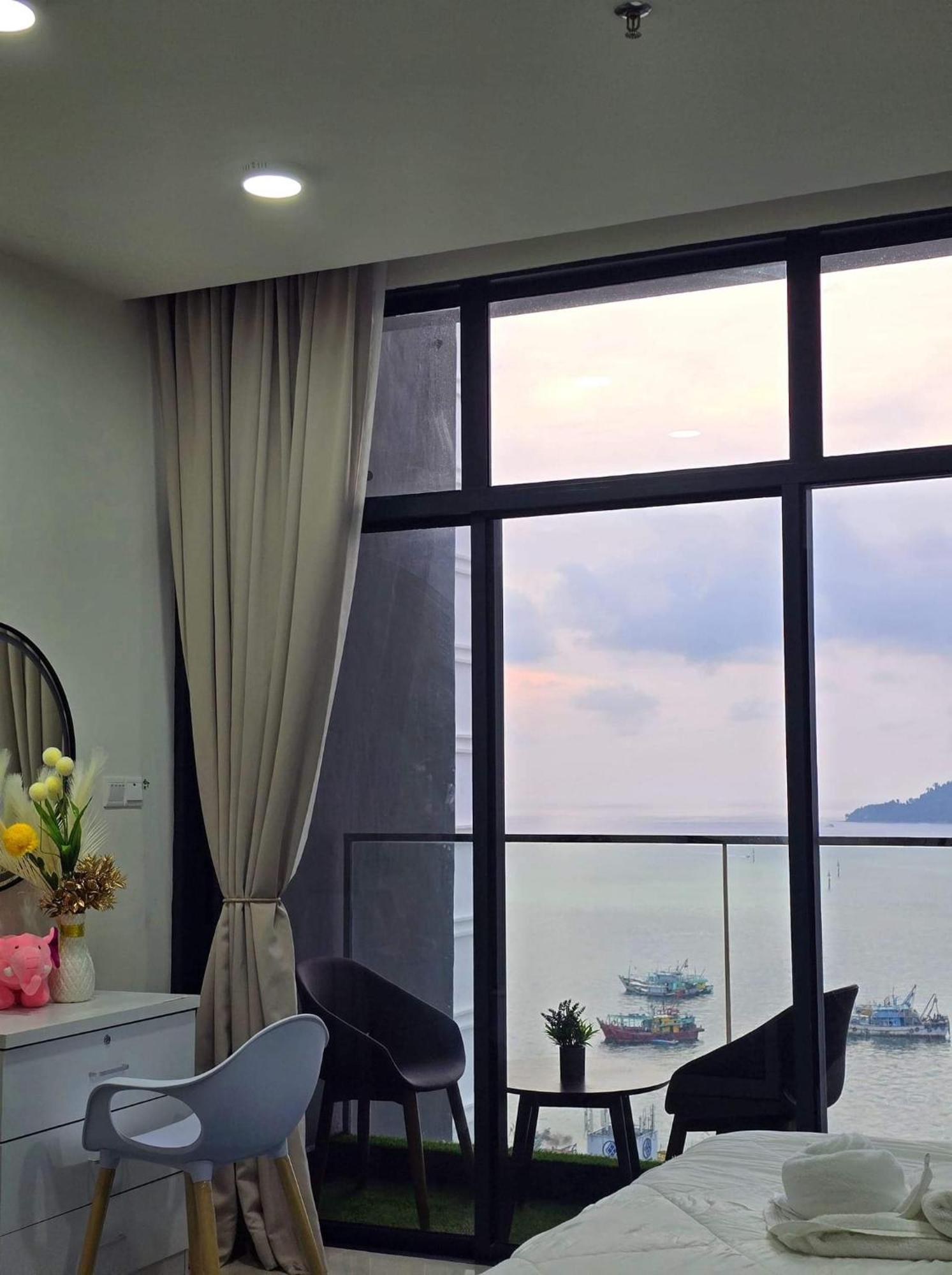 The Shore Seaview Center Apartment *