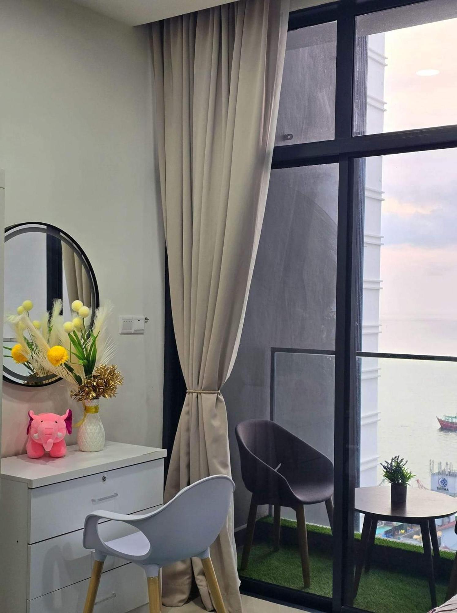 The Shore Seaview Center Apartment *